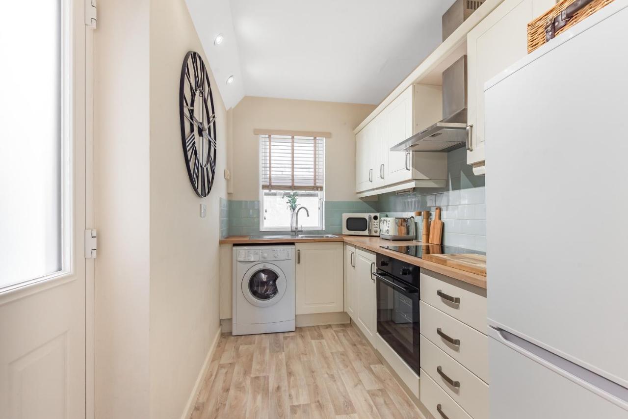 Chester City Centre Cottage, Sleeps 6 With Free Parking Exterior photo