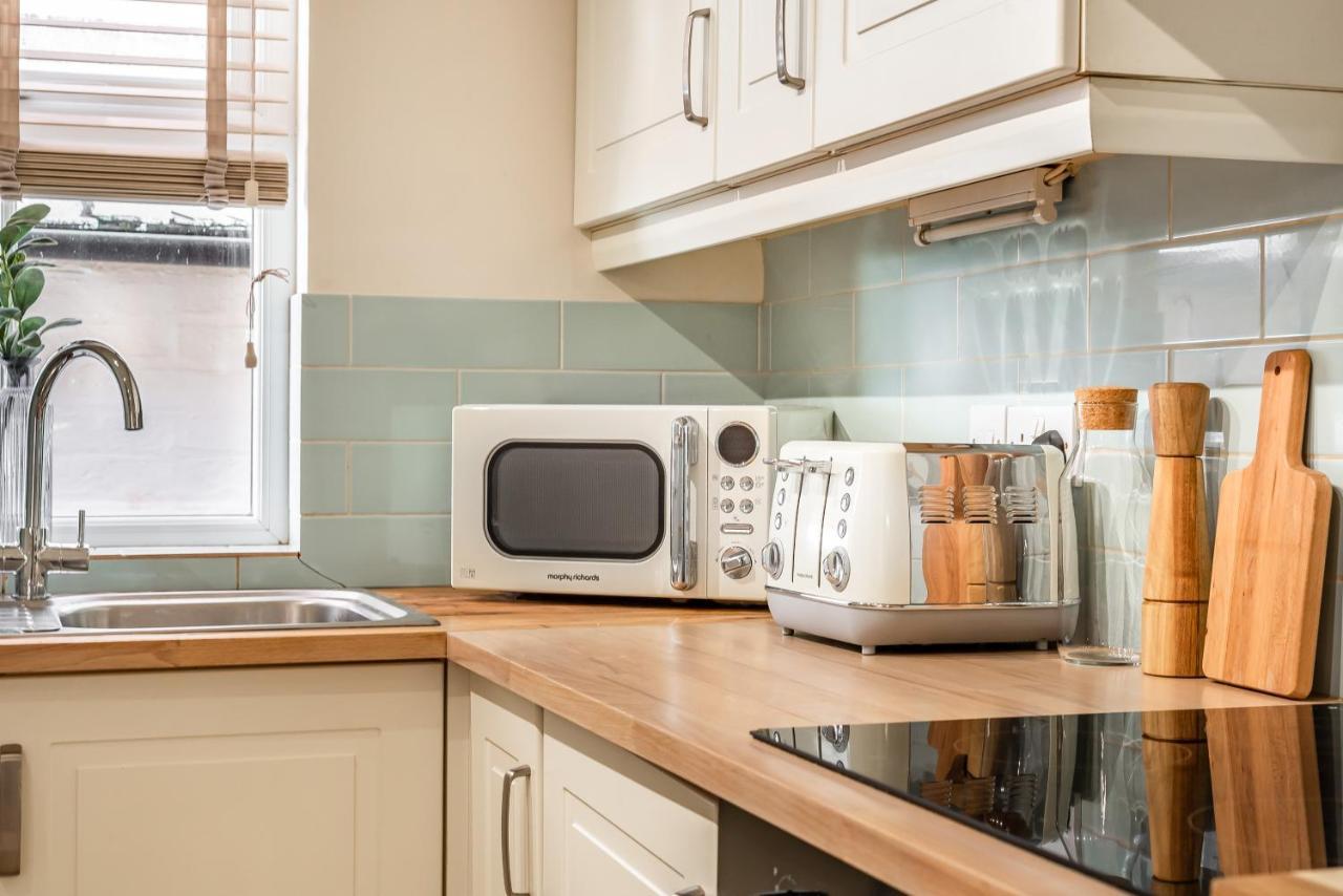 Chester City Centre Cottage, Sleeps 6 With Free Parking Exterior photo
